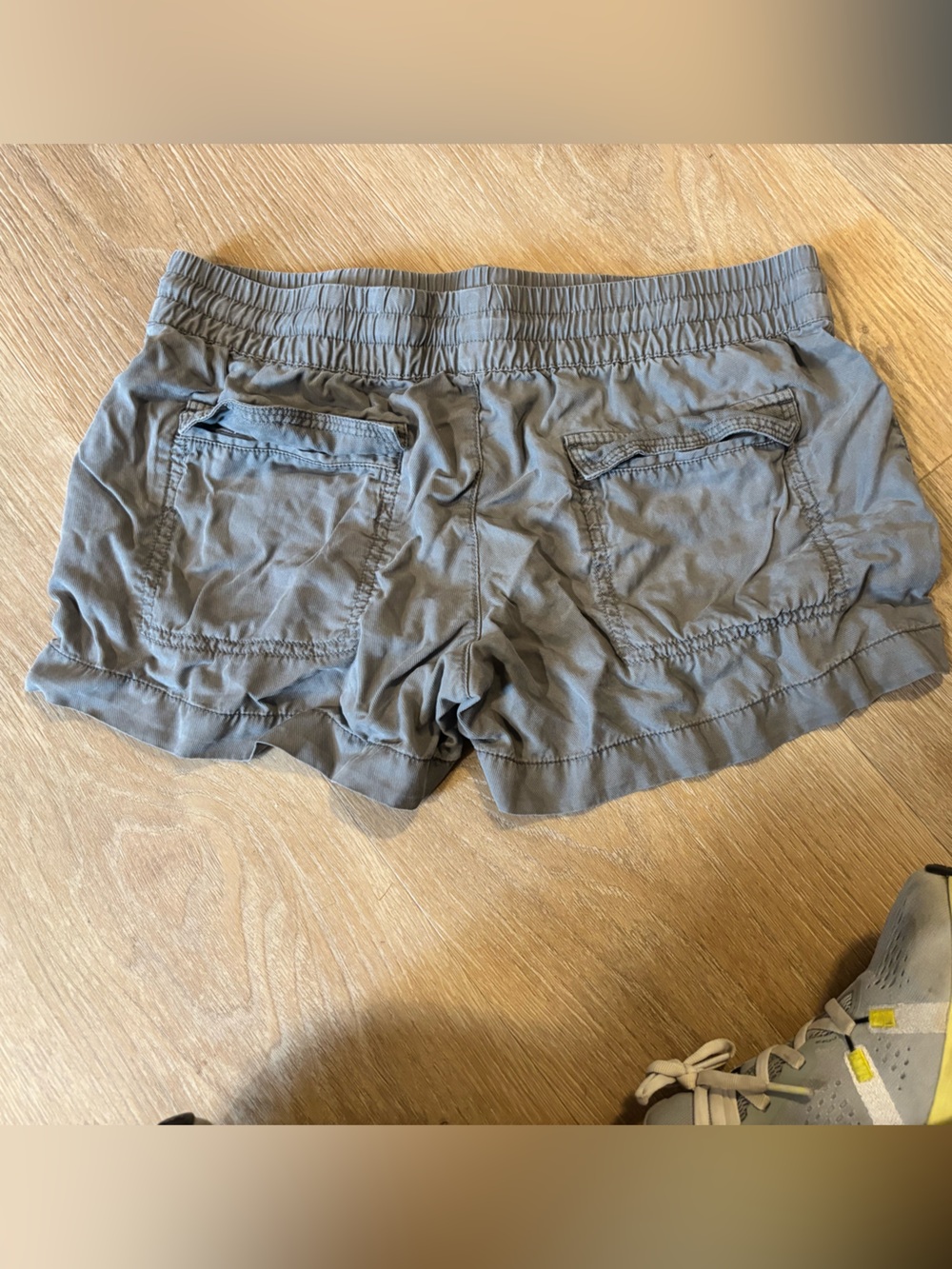 Vineyard Vines gray Elastic Waist Shorts - Picture 3 of 5